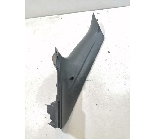 Обшивка задней стойки правая