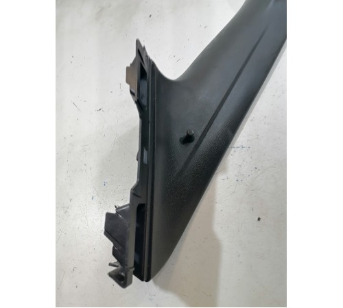 Обшивка задней стойки правая