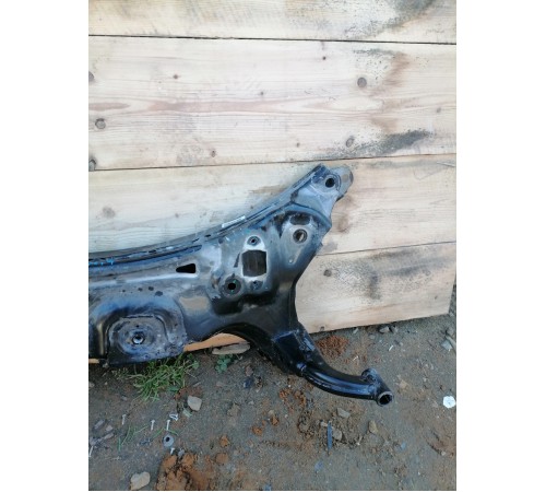 Балка (подрамник) передний