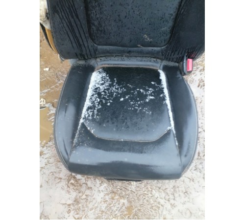 Сиденье переднее правое