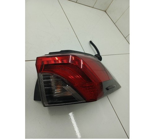 Фонарь задний правый наружный