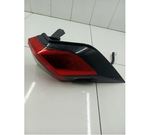 Фонарь задний правый наружный