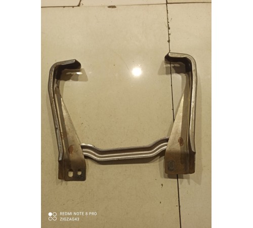 Кронштейн центральной консоли