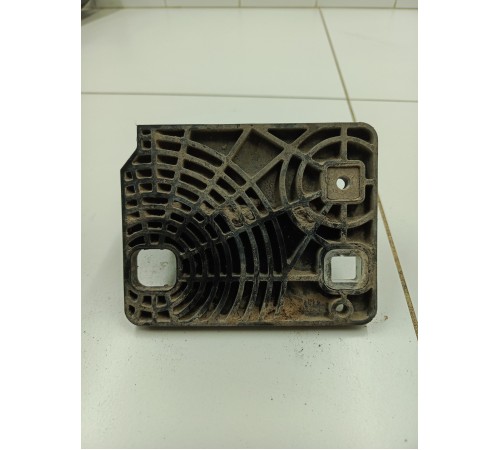 Кронштейн радиатора правый