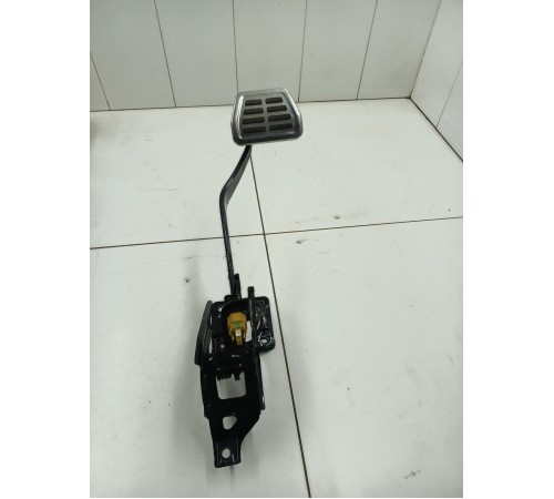 Педаль тормоза