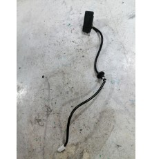 Кнопка открывания двери крышки багажника