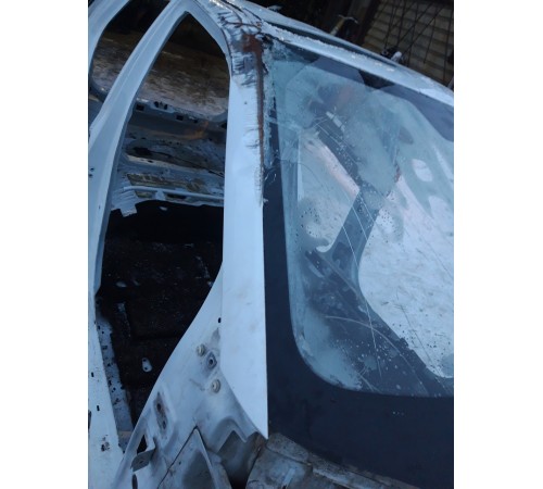 Передняя правая стойка кузова крыши