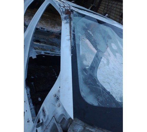 Передняя правая стойка кузова крыши