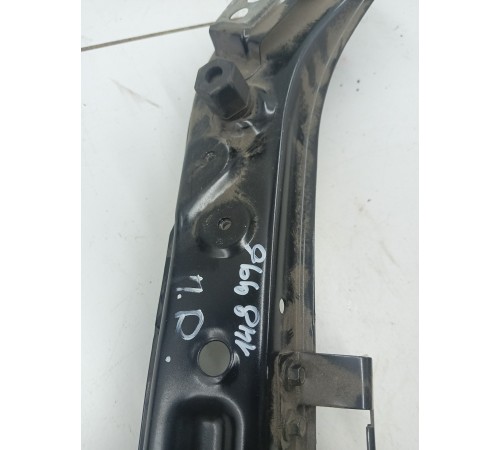 Кронштейн кузова правый