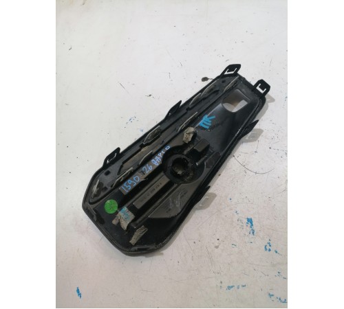 Решетка бампера правая передняя