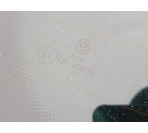 Стекло заднее