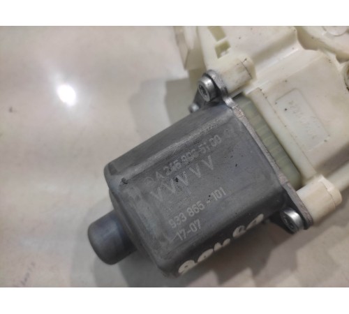 Моторчик стеклоподъемника(передний левый)