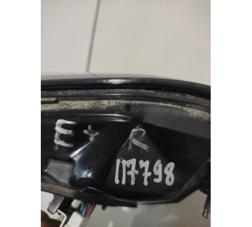 Фонарь крышки багажника правый внутренний