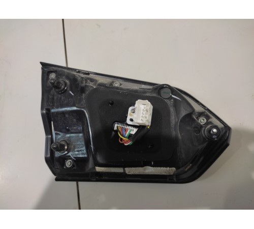 Фонарь крышки багажника правый внутренний