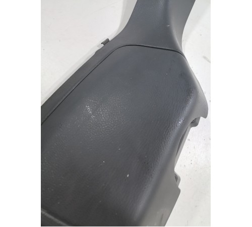 Обшивка багажника правая верхняя