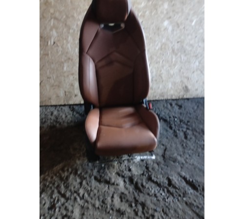 Сиденье переднее правое