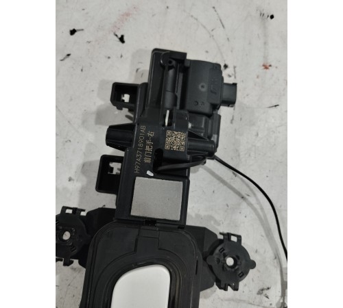 Ручка двери (передняя правая внешняя)