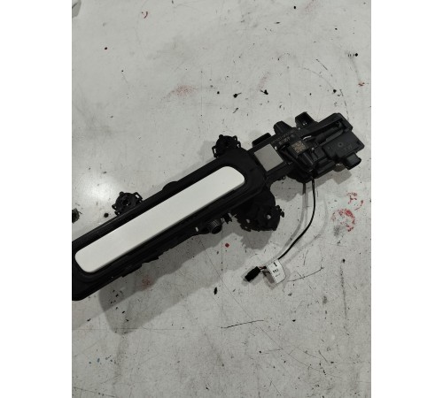 Ручка двери (передняя правая внешняя)