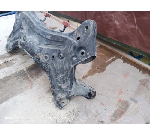 Балка подвески (подрамник) передняя