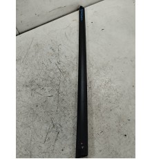 Уплотнитель стекла передний левый