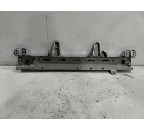 Усилитель переднего бампера