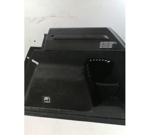 Обшивка багажника правая