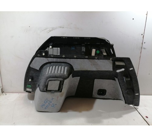 Обшивка багажника правая