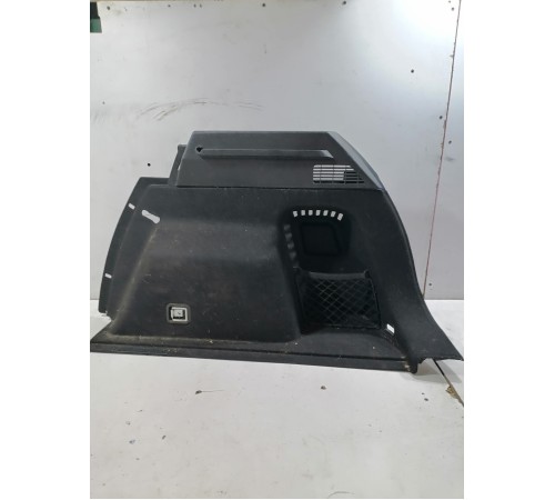 Обшивка багажника правая