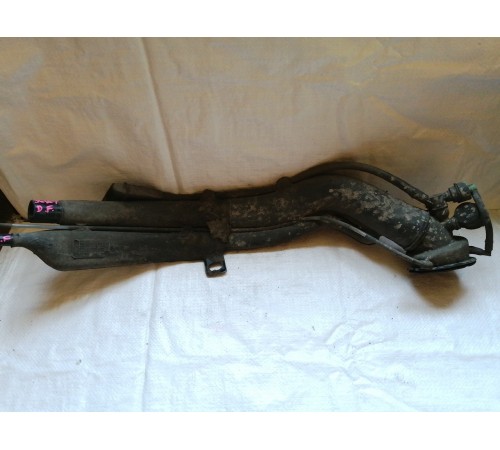 Горловина топливного бака