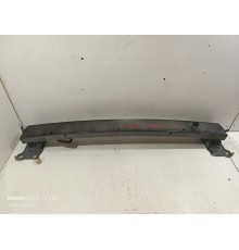 Передний усилитель бампера