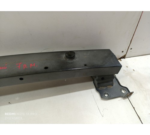 Передний усилитель бампера