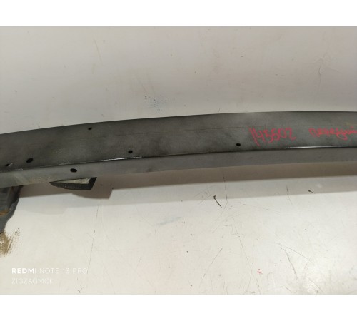 Передний усилитель бампера