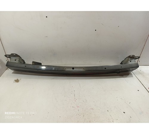 Передний усилитель бампера