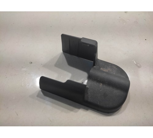 накладка крепления сиденья(правая)