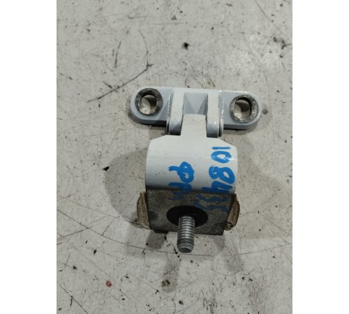 Петля крышки багажника(правая)