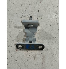 Петля крышки багажника(правая)