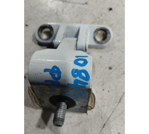 Петля крышки багажника(правая)