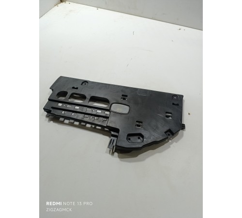 Накладка торпедо нижняя правая