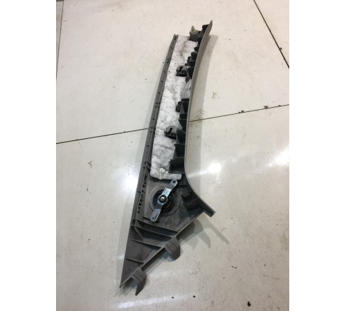 Обшивка стойки (передняя, левая)