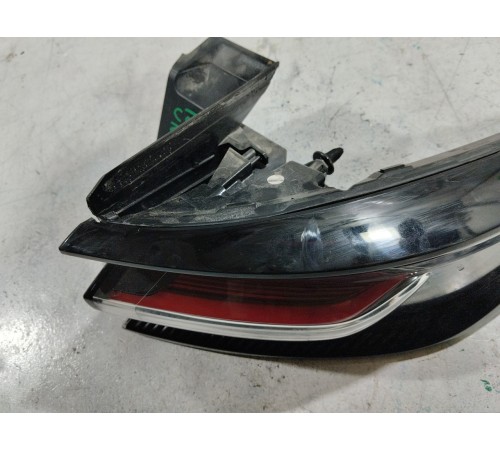 Фонарь задний правый наружный