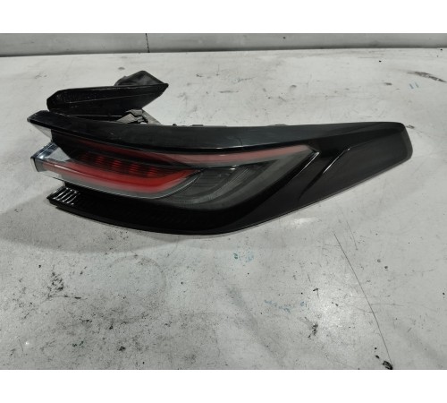 Фонарь задний правый наружный