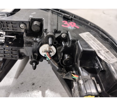 Фонарь задний правый наружный