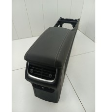 Центральная консоль с подлокотником