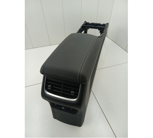 Центральная консоль с подлокотником