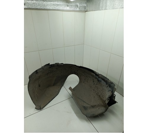 Подкрылок локер передний правый