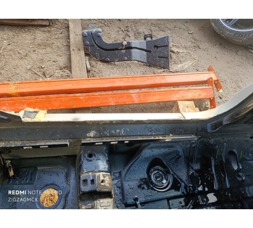 Порог со стойкой левый