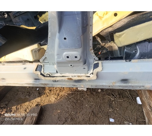 Порог со стойкой левый