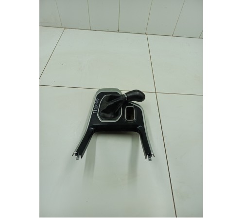 Накладка центральной консоли с ручкой переключения передач