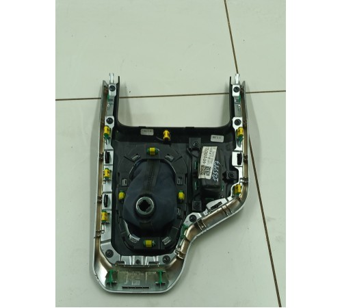 Накладка центральной консоли с ручкой переключения передач