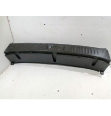 Обшивка панели багажника